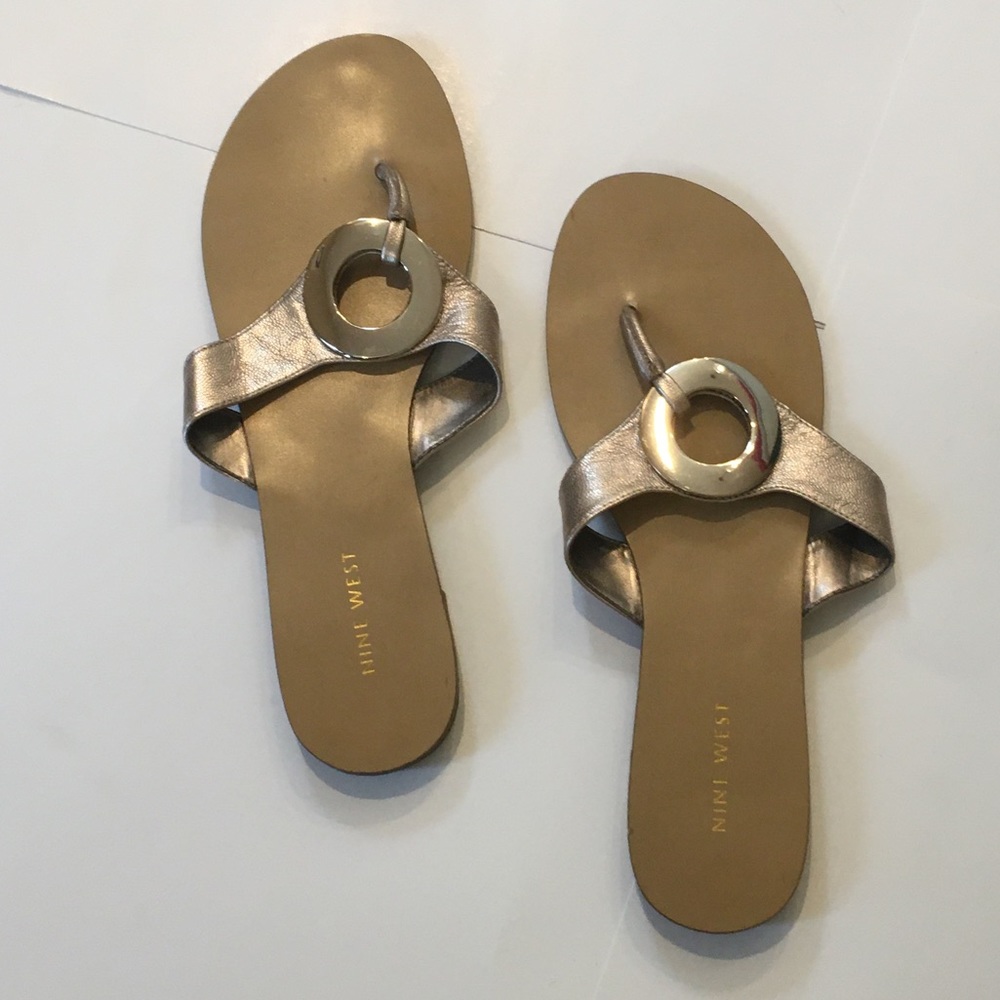 Nine West Gold Sandal Size 7.5